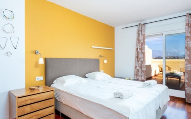 Apartment - 3 Bedrooms with Pool and WiFi - 107926