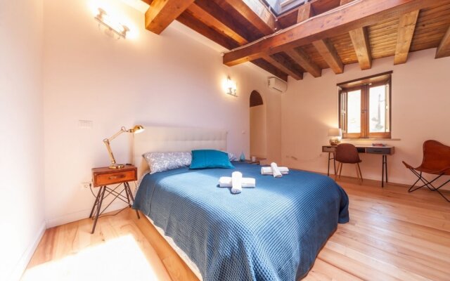 Valuk-Piazza Duomo Charming Apartment