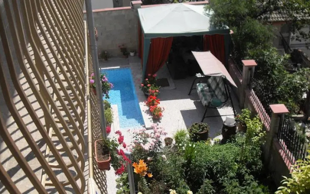 Vlad - Tanya Guest House