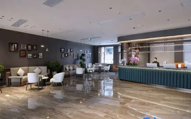 Tianjing Lake Phoenix Hotel
