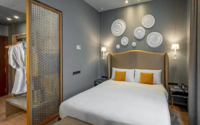 987 Design Prague Hotel