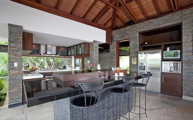Solymar Villa