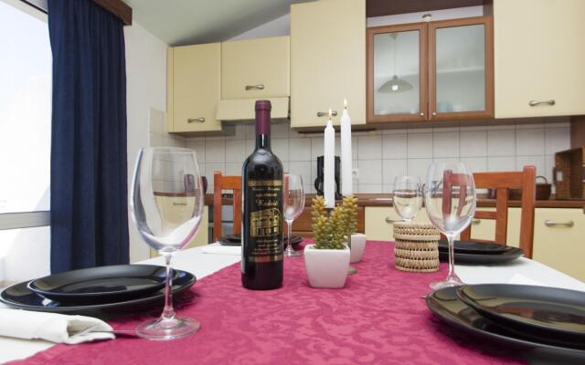 Dijana - 20m From the sea - A1 Antica