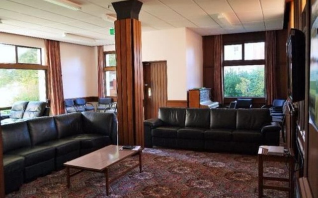 Burns Lodge at Holy Cross Centre – Guest Rooms – Mosgiel