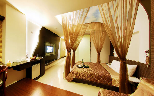 Harbor Elite Hotel