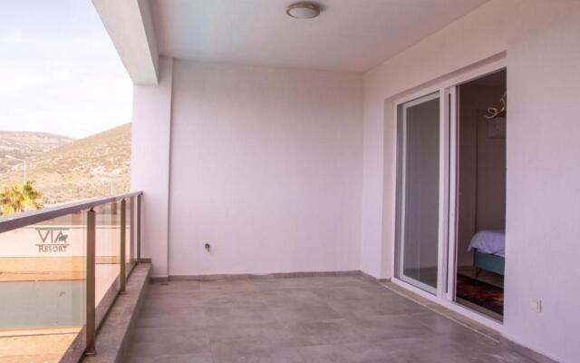 Spacious Flat With Pool in Kusadasi