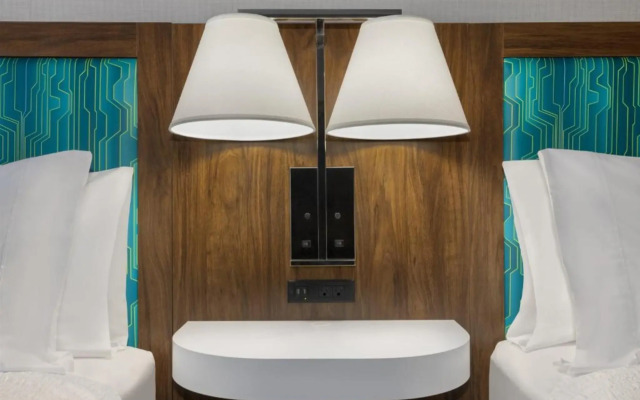 Hampton Inn & Suites by Hilton Toronto Downtown