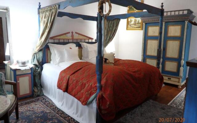Casa Cositorarului Boutique Pension