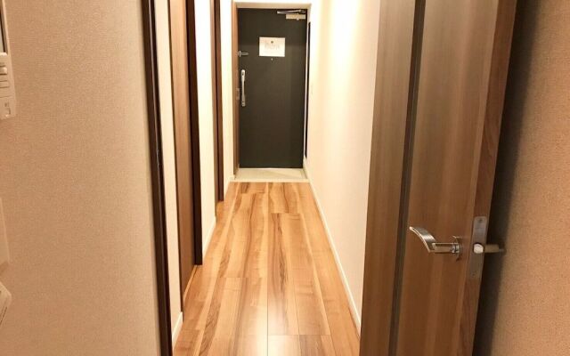 Local Hakata Apartment