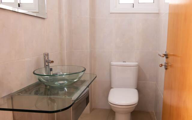 Phaedrus Living Beachfront Villa Mare