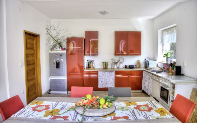 Apartment and Rooms Vilma