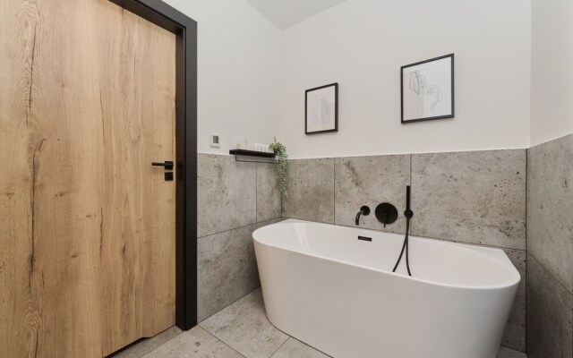 Apartments Wagrowska 12H by Renters