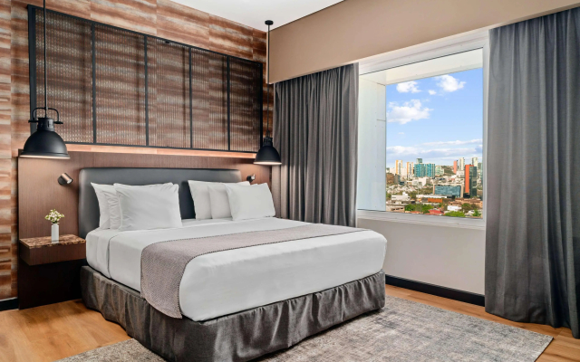 NH Collection Monterrey San Pedro