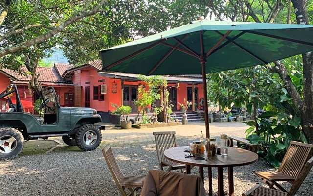 Bu Condro Homestay by Luxury Degree