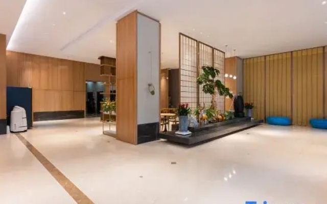 Luochu S Designer Hotel (Ningbo Romon Global Park Branch)
