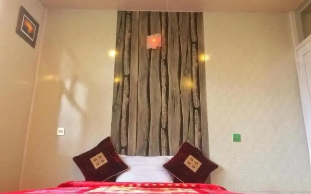 Hotel Blue Moon