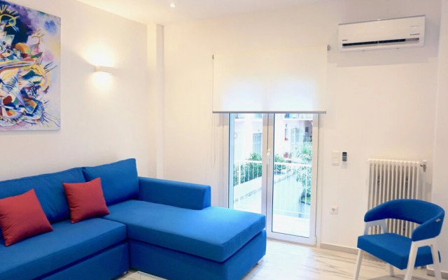 Central Bright Apt in Athens near Metro