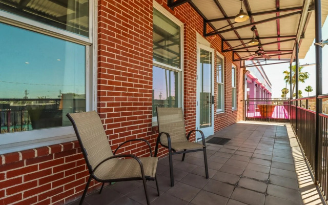 FRONTDESK 1910 E 7th Ave Apts Historic Ybor Tampa