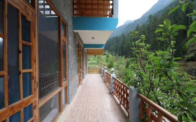 OYO 13696 Home River Side Cottage Manali