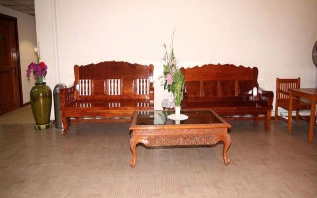 Myanmar Life Hotel