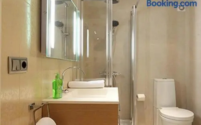 Flatsforyou Sorolla House