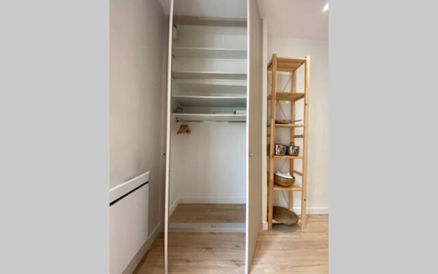 Place de Metz, Hyper-centre Grenoble, Studio 25 m2