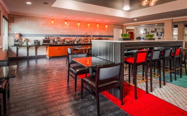 Best Western Airport Inn & Suites