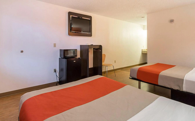 Motel 6 Boerne, TX
