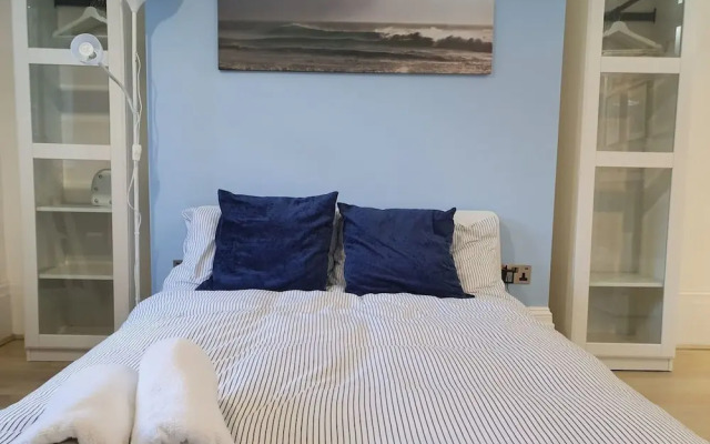 Lux Kings RD City Centre Studio Apartment Reading