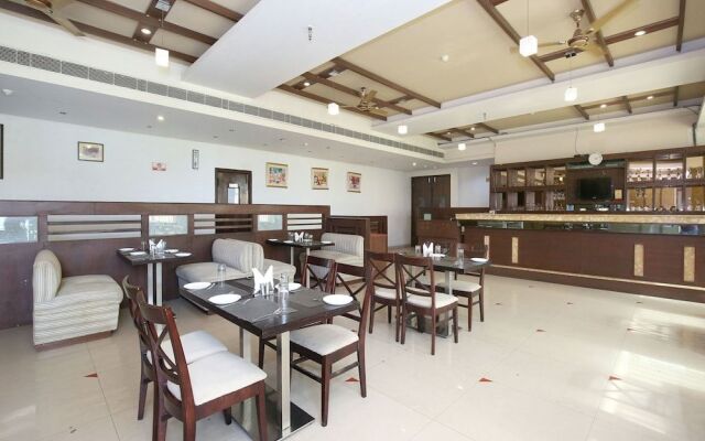 OYO 13876 AA Hotel and Resorts