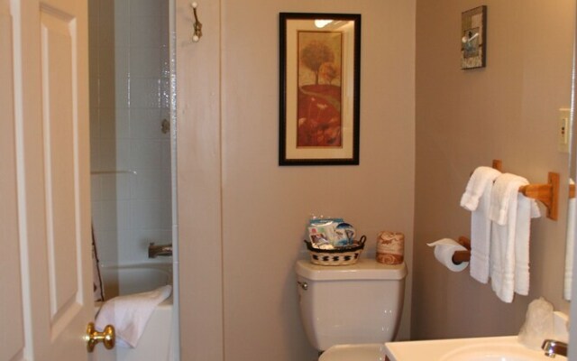 Quail Cove Lakeside Lodge