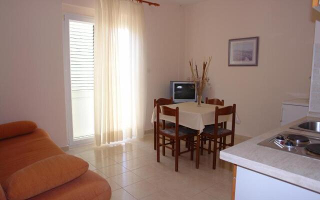 Apartments with a parking space Mandre, Pag - 18748