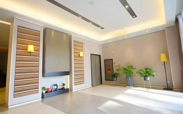 Homeinn Plus Hotel (Changzhou Dinosaur Park Wanda Plaza)