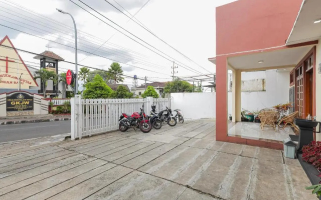 OYO 90175 Tl Guest House