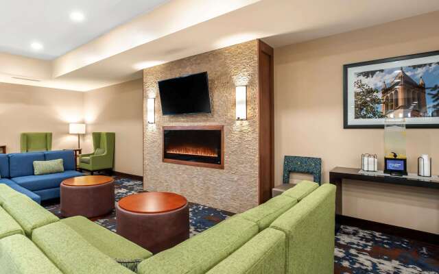 Comfort Inn and Suites Ames near ISU Campus