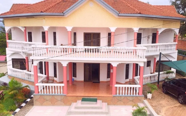 Romalo Hotel & Apartments