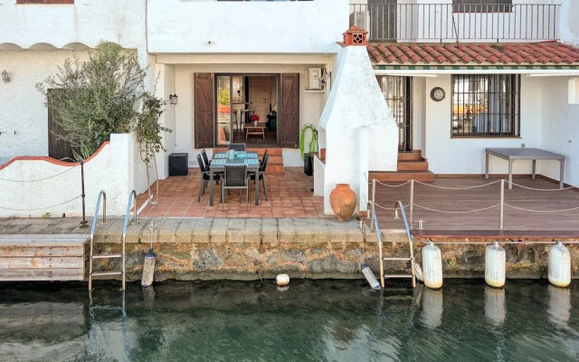 Rustic Chic w/ Mooring Spot