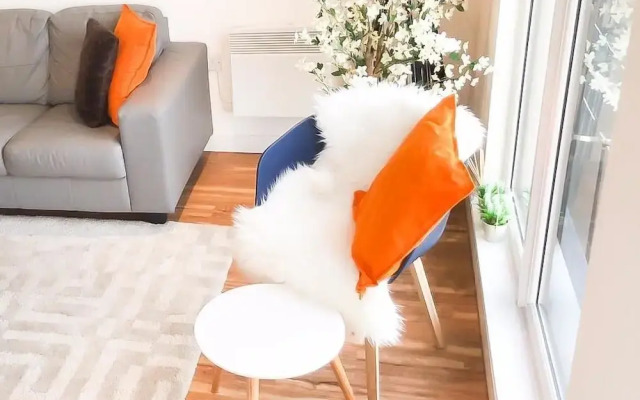 Bright 2BR Apartments Quays