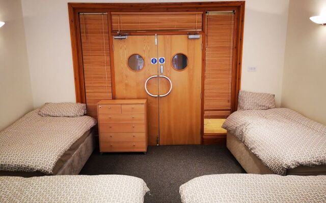 Exchequer Grange - Hostel
