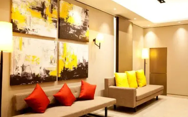 Homeinn Plus Hotel (Nanjing Xinjiekou)