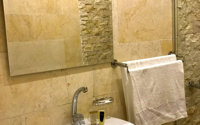 Sahara Pyramids Inn
