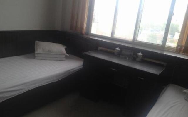 Tangshan Luxuan Inn