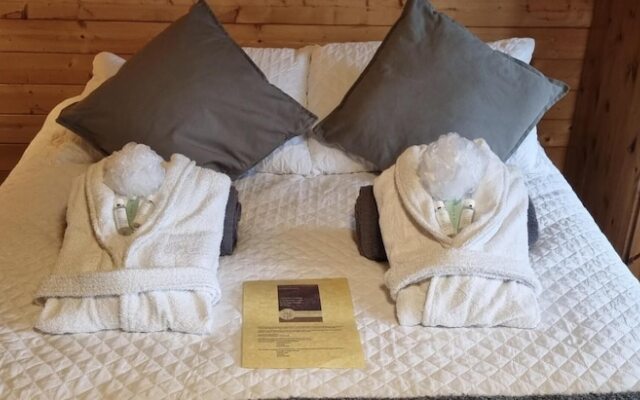 Glamping Cabin - Great for Hikers - Breakfast Inc!