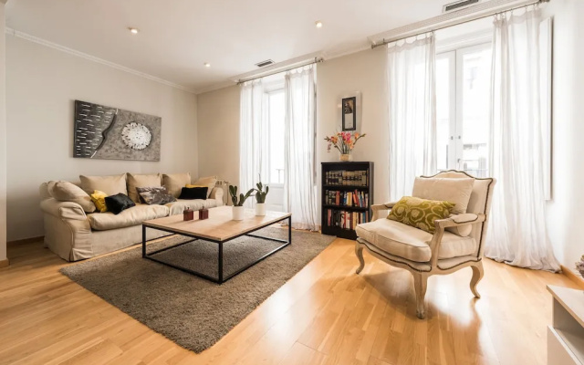Prado Museum Apartment