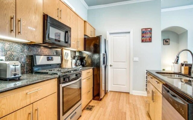 Grand Oak Lawn Town Home