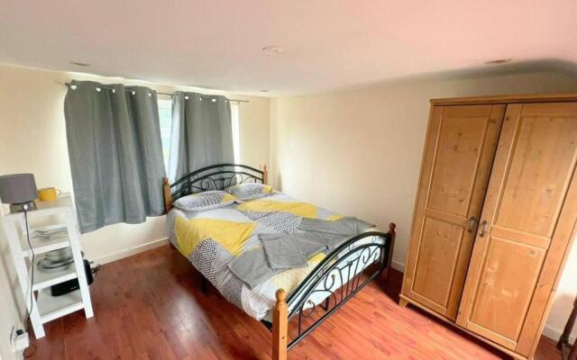 4-bed House in South London