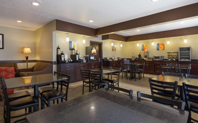 Best Western Crossroads Inn