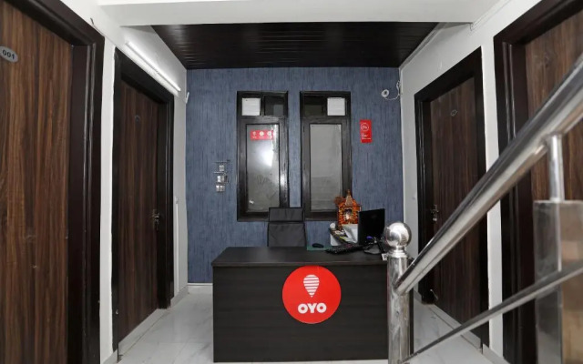 OYO 10581 DLF Phase 3