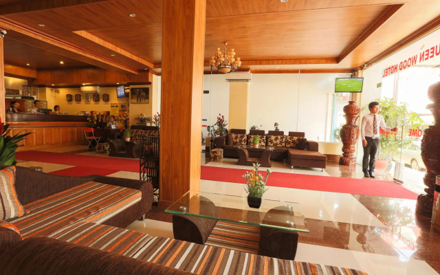 Queen Wood Hotel