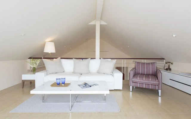 Beach House Samui Hotel